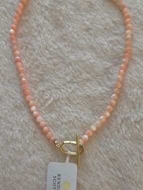 Kendra Scott Sylvia Pink Chalcedony Coral Beaded Collar Toggle Necklace Gold 17”
